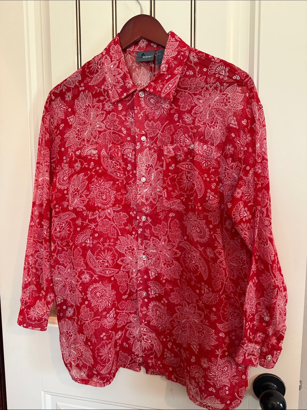 Lizwear 100% Cotton  Floral Paisley Button-Up Shirt in a Lightweight Red & White